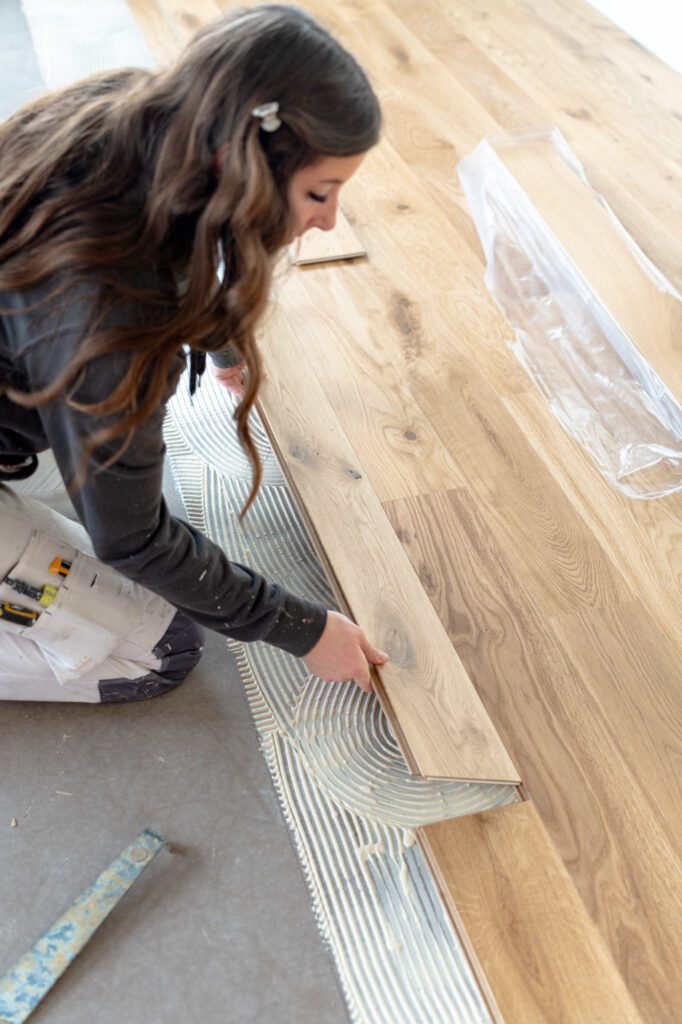 GUEDON-PEINTURE-SGXV-pose-parquet2